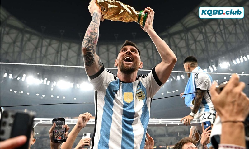 Lionel Messi luôn là tâm điểm của sự chú ý với hàng loạt kỷ lục đạt được Lionel Messi luôn là tâm điểm của sự chú ý với hàng loạt kỷ lục đạt được